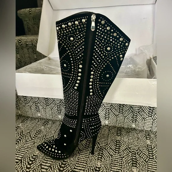 NIB Olivia Miller Studded Boot-Size 9 - Picture 3 of 7